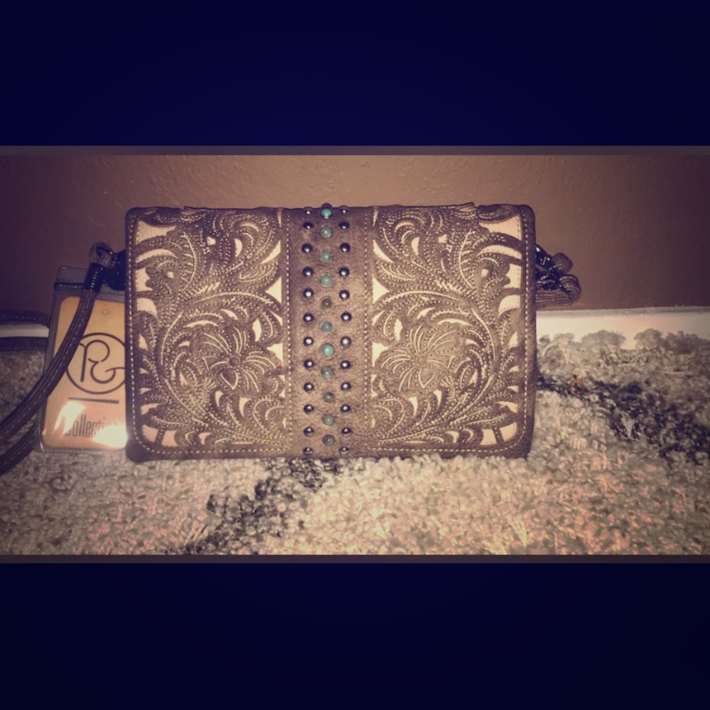 Brown/Tan leather wallet/purse.